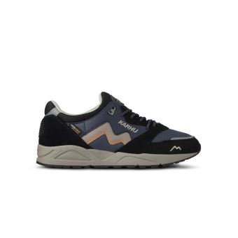 Karhu Aria 95 en Caviar/Kaki Vintage