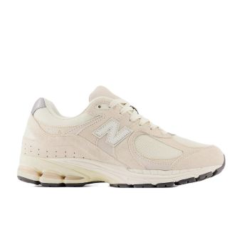 New Balance Unisex 2002R in Calm taupe with angora and silver metalic